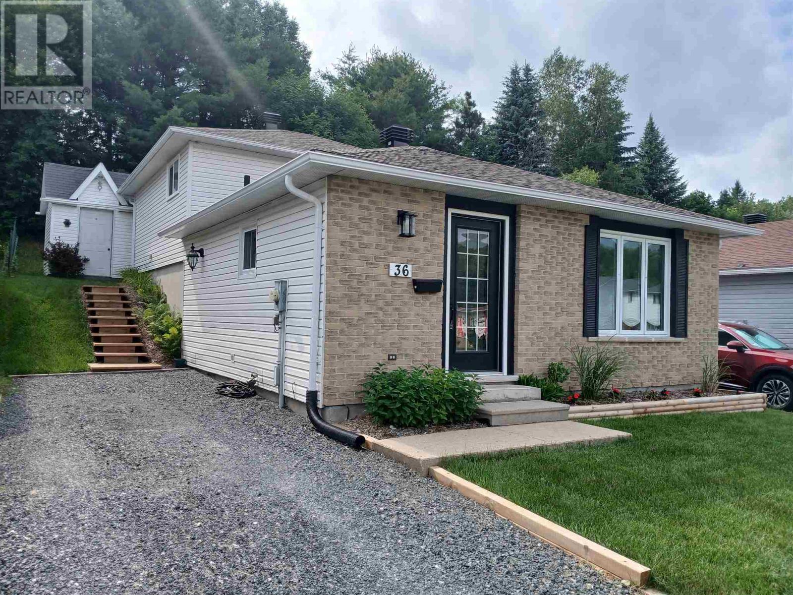 36-hergott-avenue-elliot-lake-ontario-sm261700