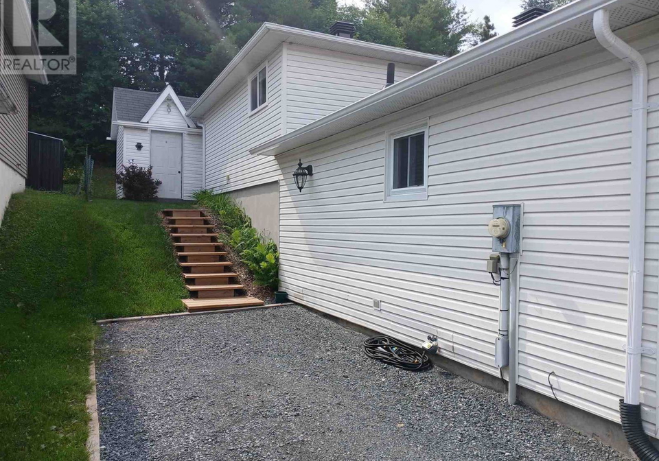 36-hergott-avenue-elliot-lake-ontario-sm261700