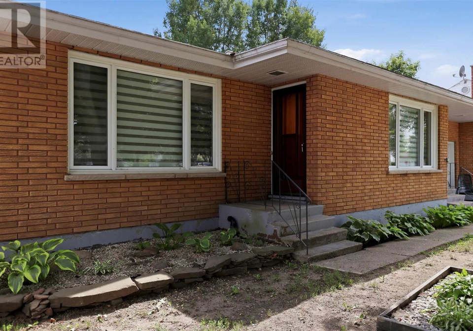 19-grandriver-crescent-sault-ste-marie-ontario-sm261712