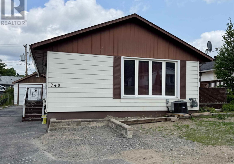 240-mississauga-avenue-elliot-lake-ontario-sm261736
