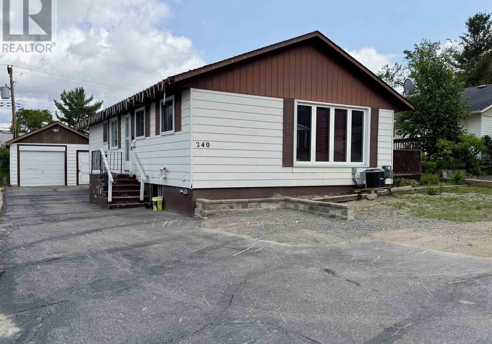 240-mississauga-avenue-elliot-lake-ontario-sm261736