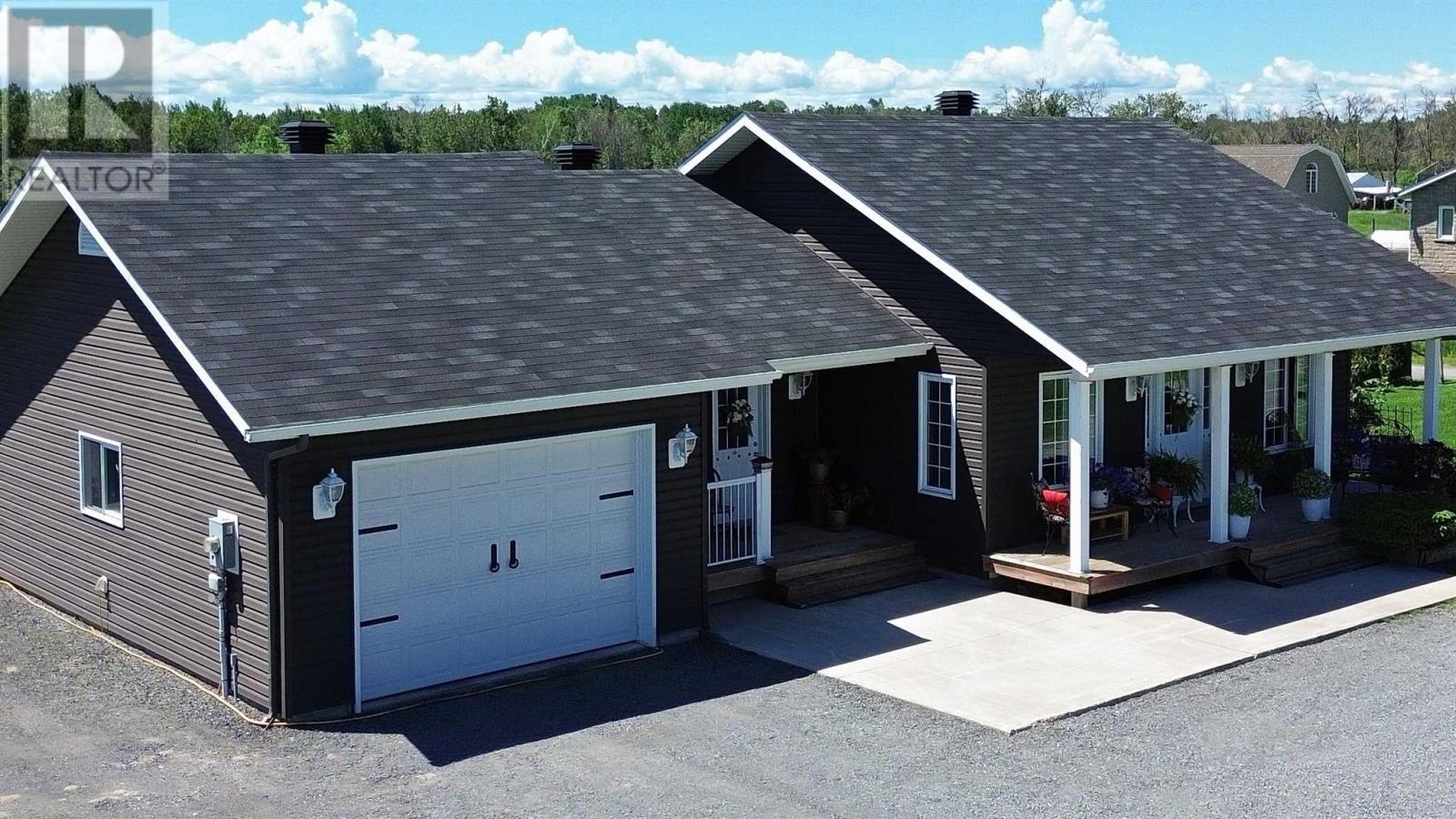 1503-base-lin-sault-ste-marie-ontario-sm261824