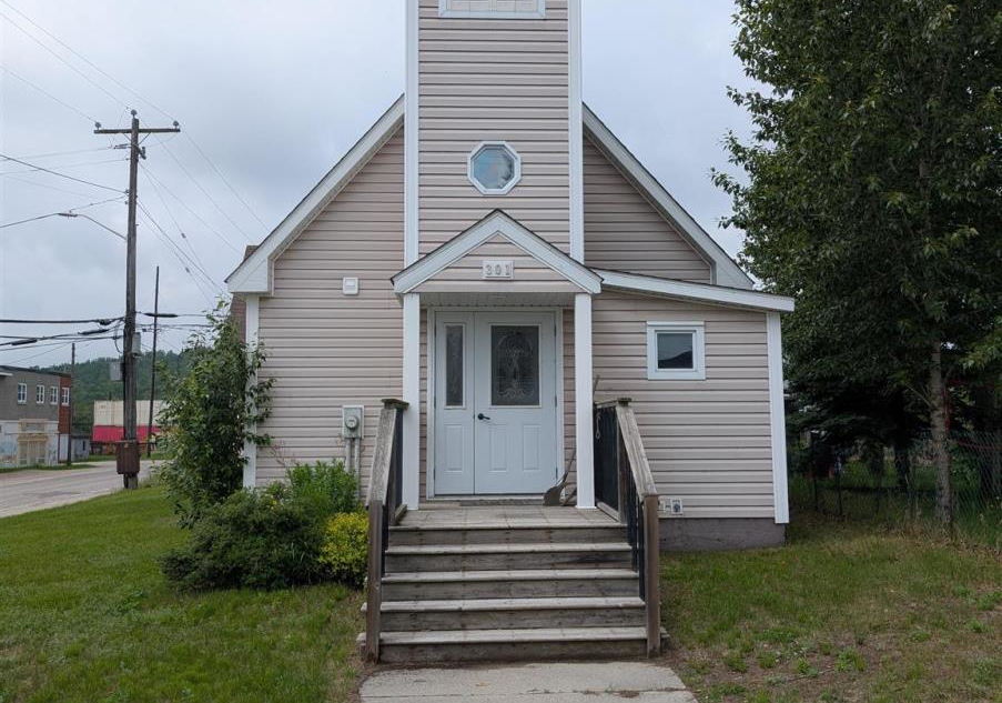 301-superior-street-white-river-ontario-sm261836