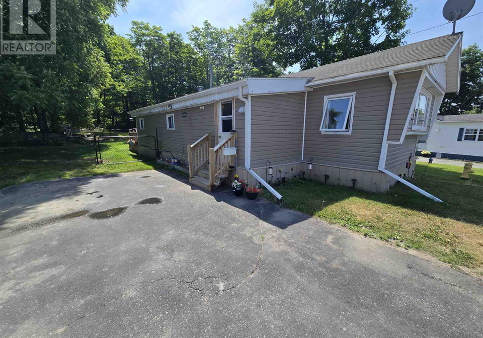 181-westhill-road-elliot-lake-ontario-sm261838