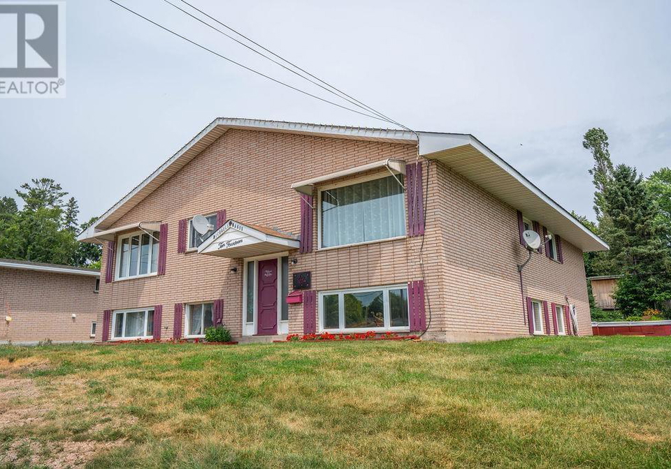 1014-peoples-road-sault-ste-marie-ontario-sm261860