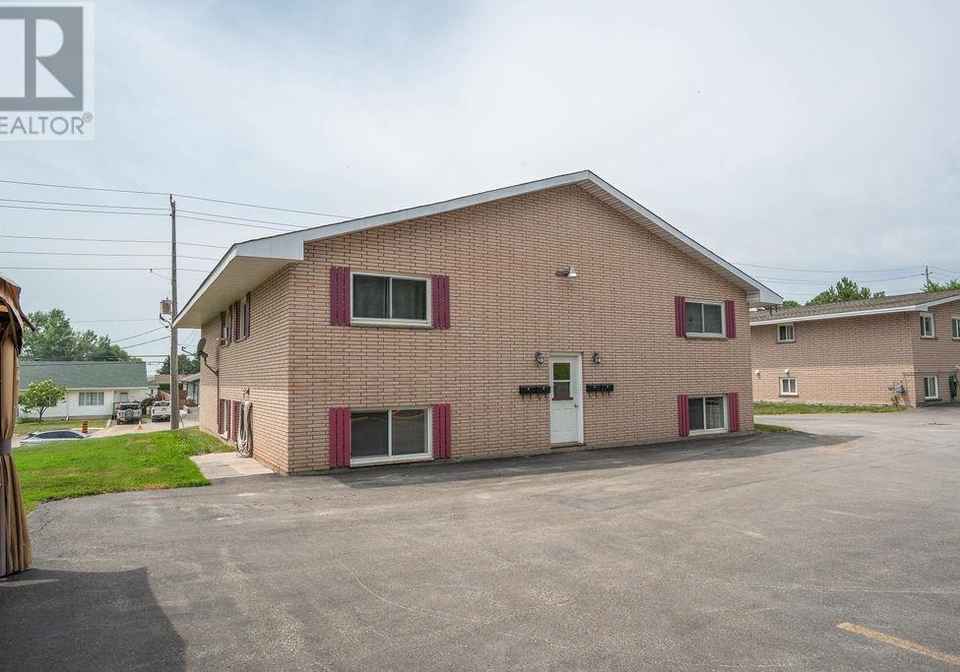 1014-peoples-road-sault-ste-marie-ontario-sm261860