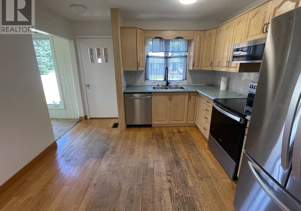 174-axmith-avenue-elliot-lake-ontario-sm261901