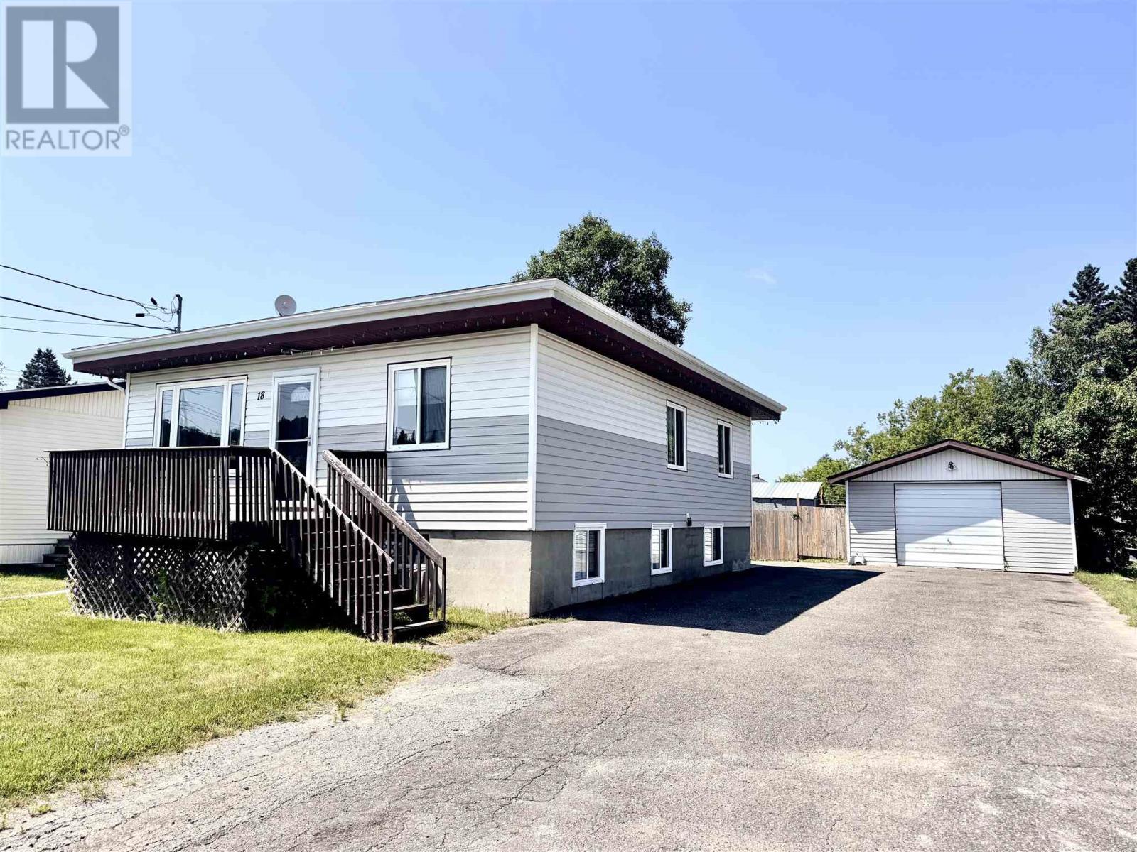18-wood-avenue-wawa-ontario-sm261906