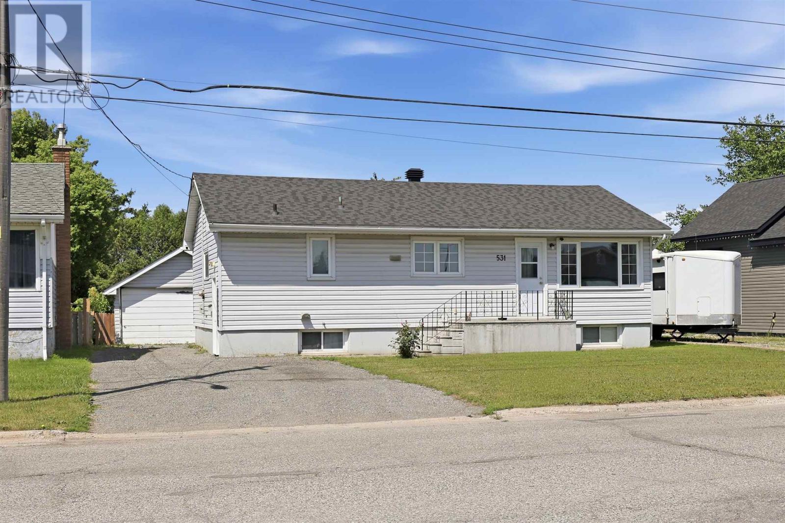 531-farwell-ter-sault-ste-marie-ontario-sm261948