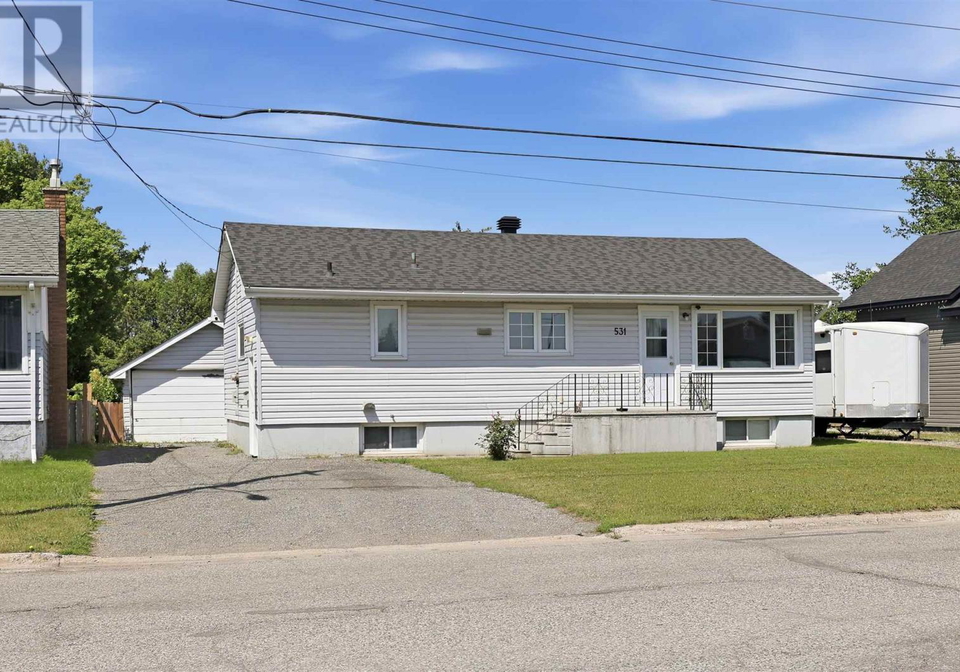 531-farwell-ter-sault-ste-marie-ontario-sm261948