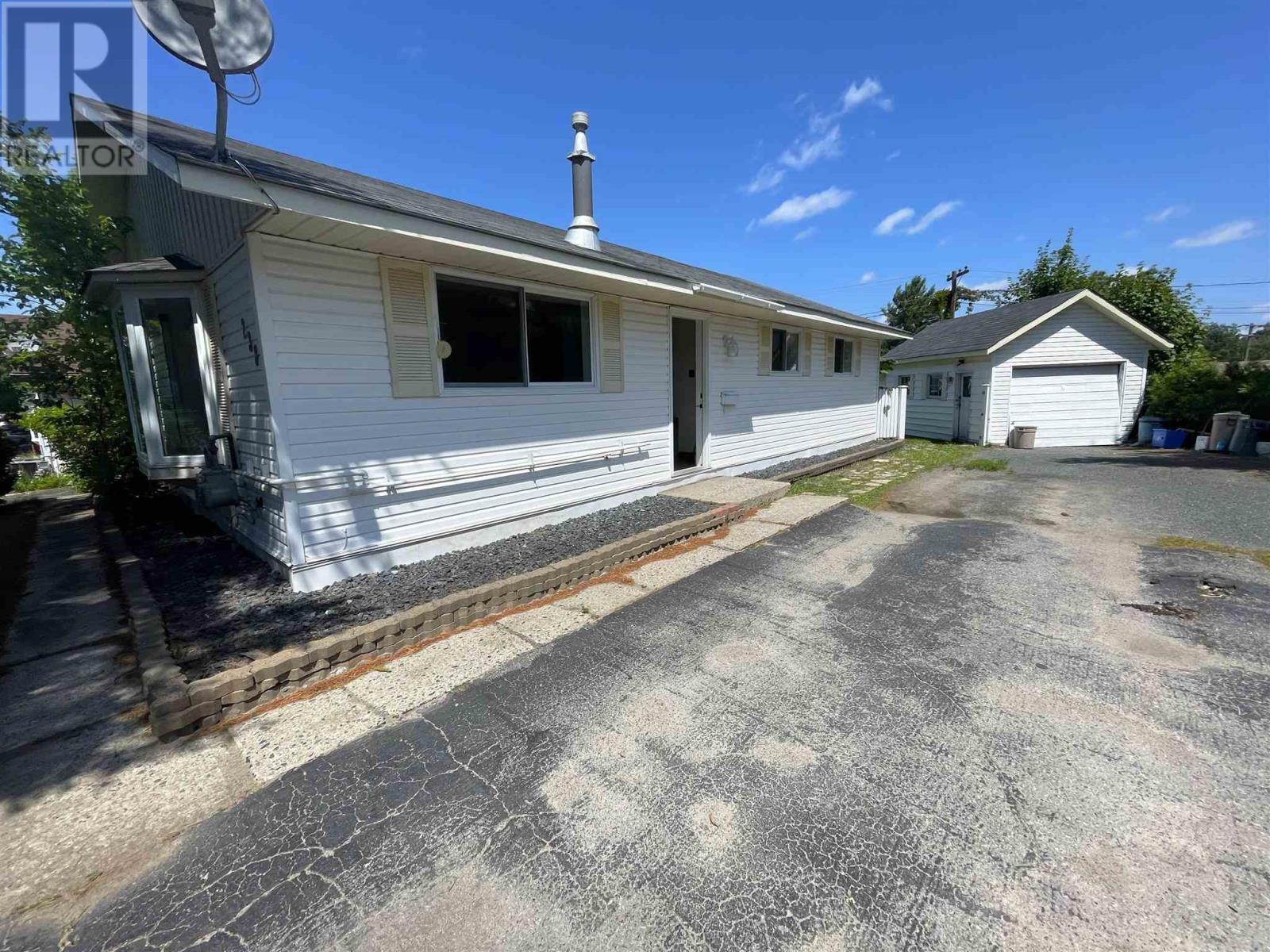 238-mississauga-avenue-elliot-lake-ontario-sm261953