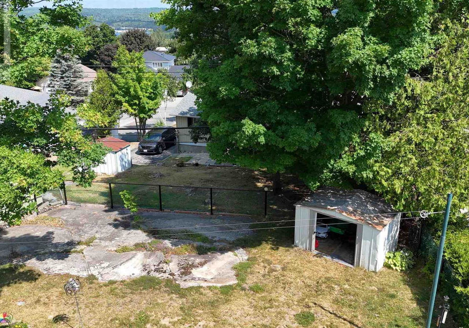 7-holt-place-elliot-lake-ontario-sm261990