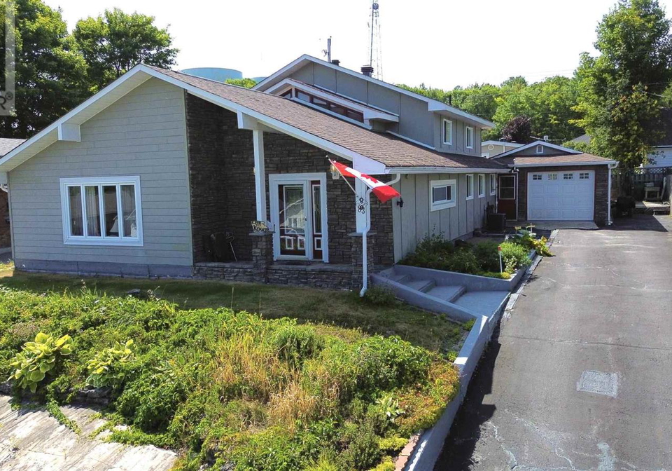 83-hutchison-avenue-elliot-lake-ontario-sm262001