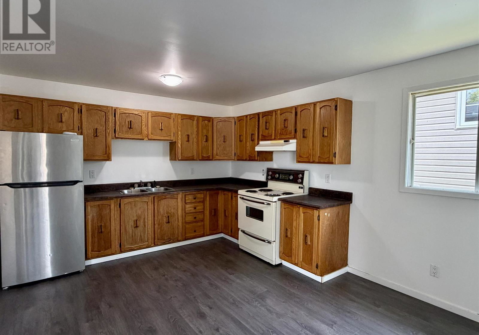 9-lisbon-road-elliot-lake-ontario-sm262022
