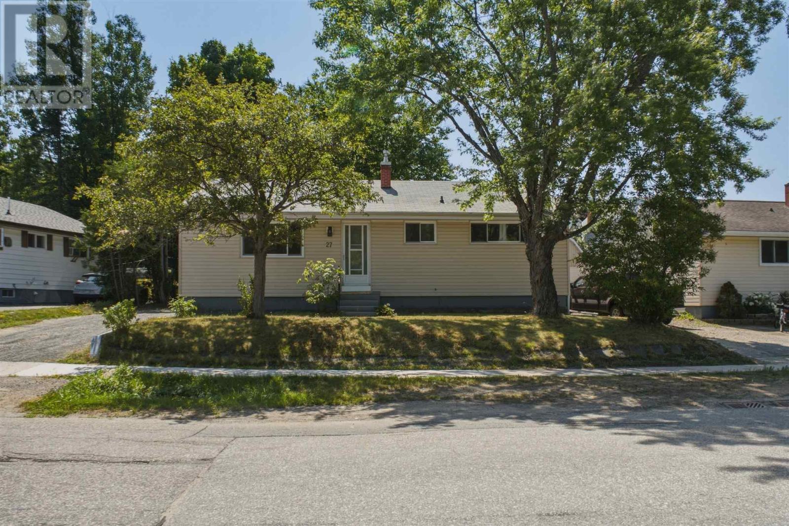 27-roman-avenue-elliot-lake-ontario-sm262026