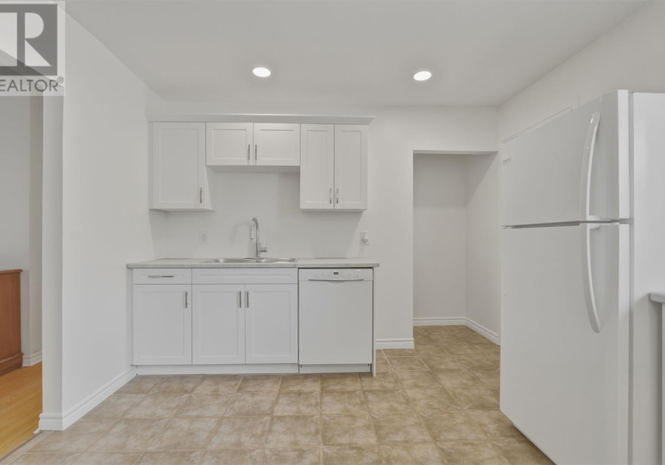 27-roman-avenue-elliot-lake-ontario-sm262026