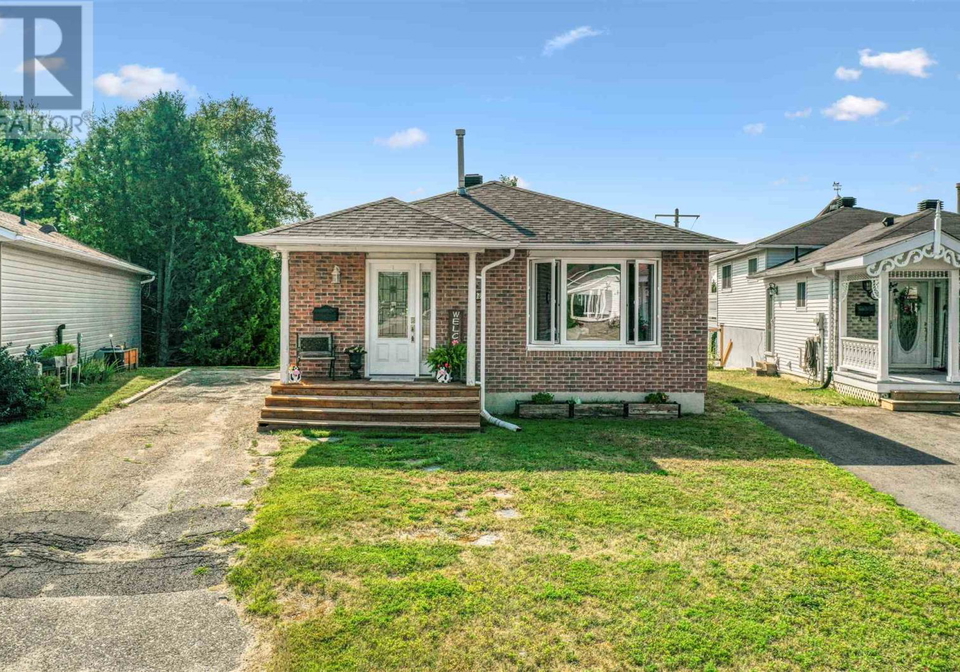 54-beaumier-crescent-elliot-lake-ontario-sm262035