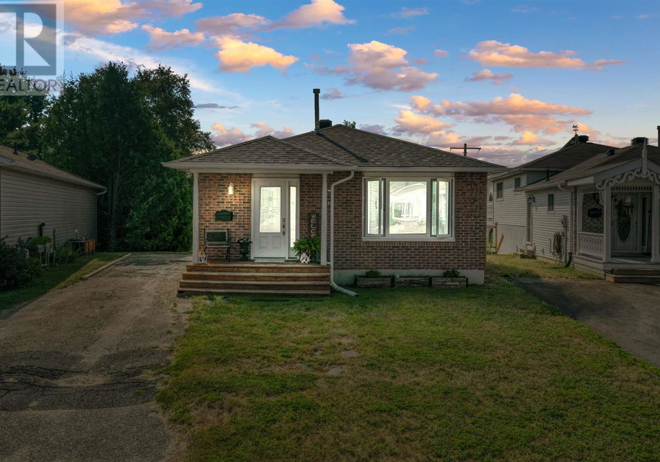 54-beaumier-crescent-elliot-lake-ontario-sm262035