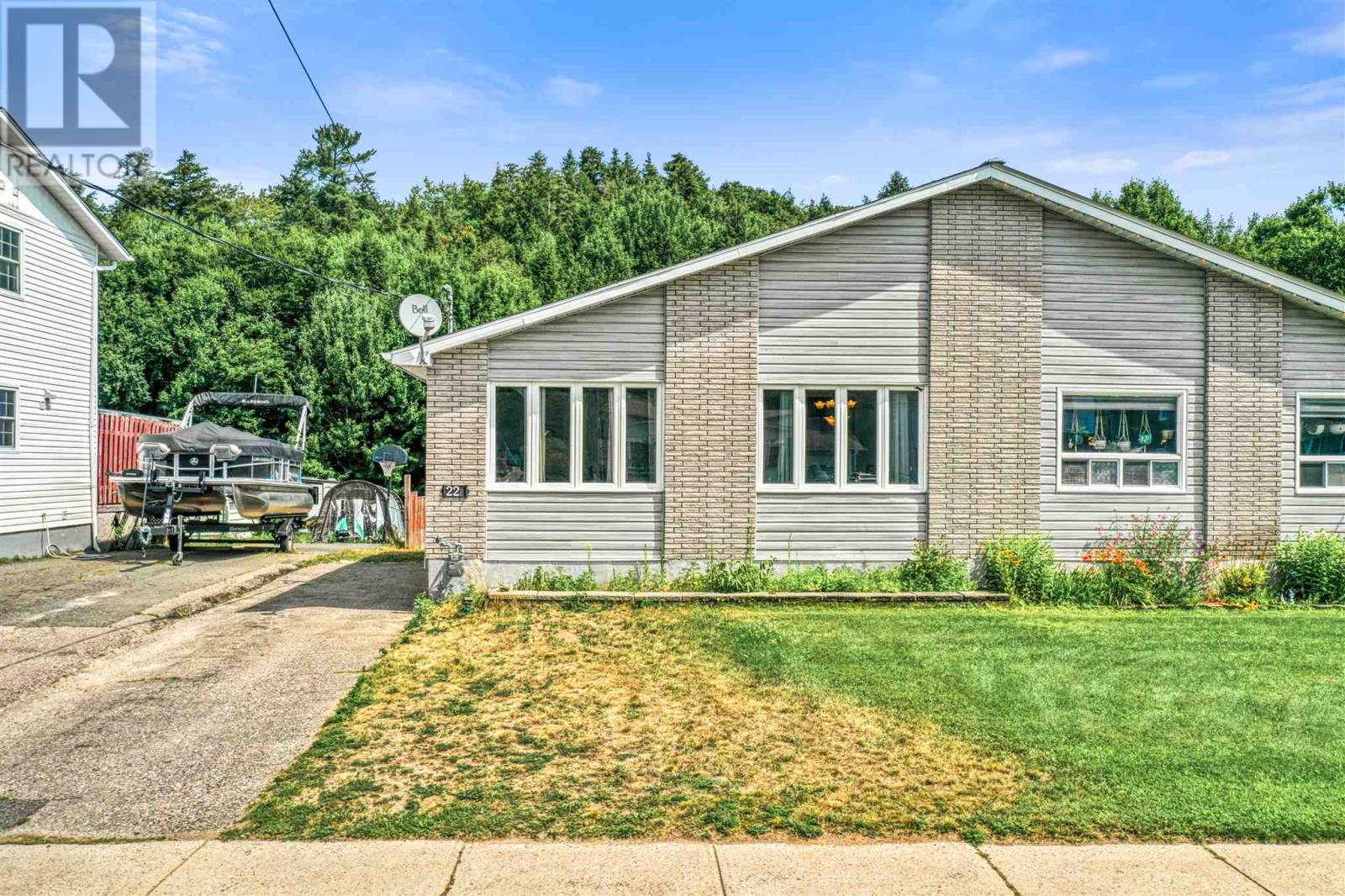 22a-ottawa-avenue-elliot-lake-ontario-sm262039