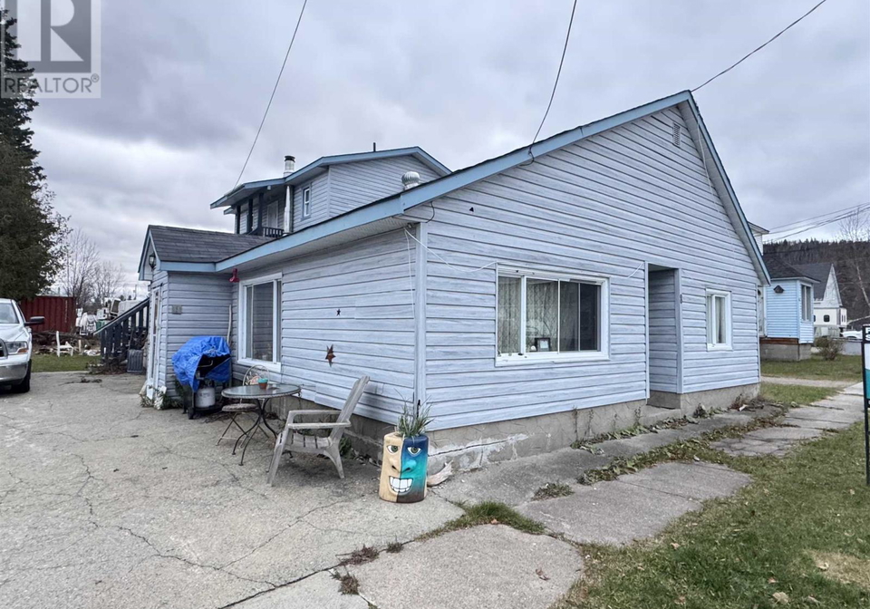 8-mckinley-avenue-wawa-ontario-sm262056