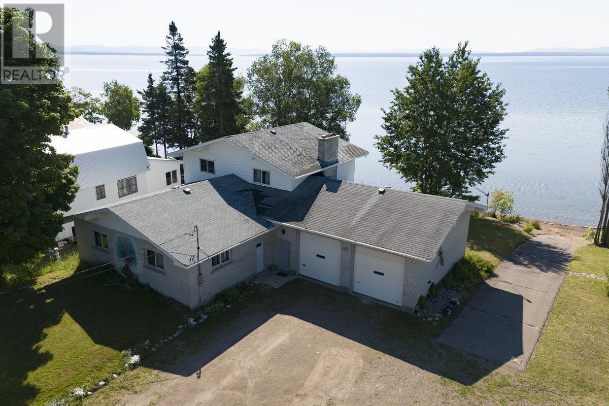 463-highway-563-batchawana-bay-ontario-sm262065