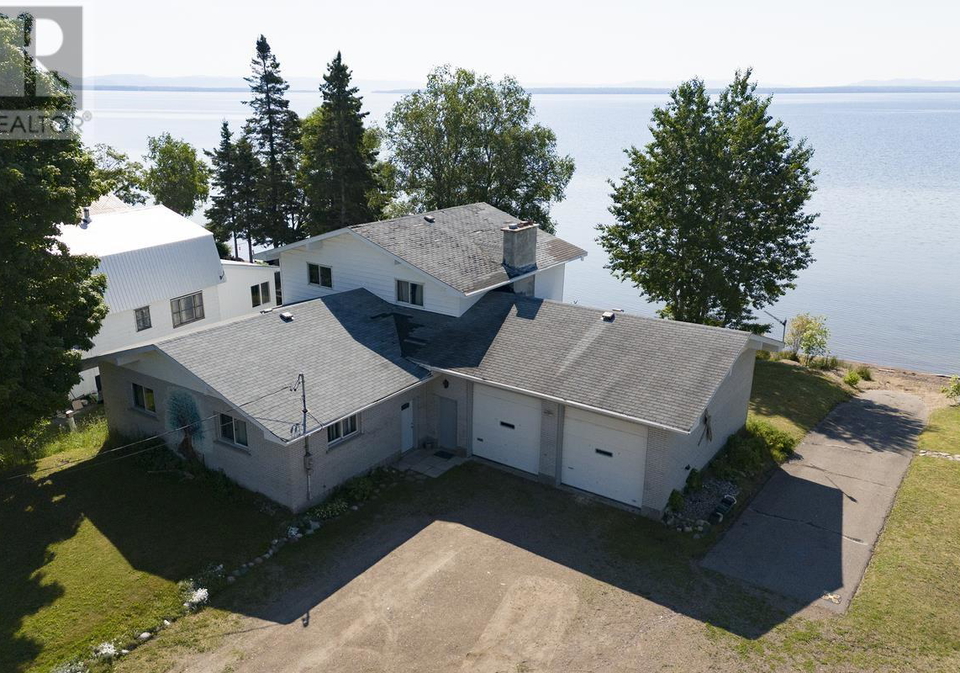 463-highway-563-batchawana-bay-ontario-sm262065