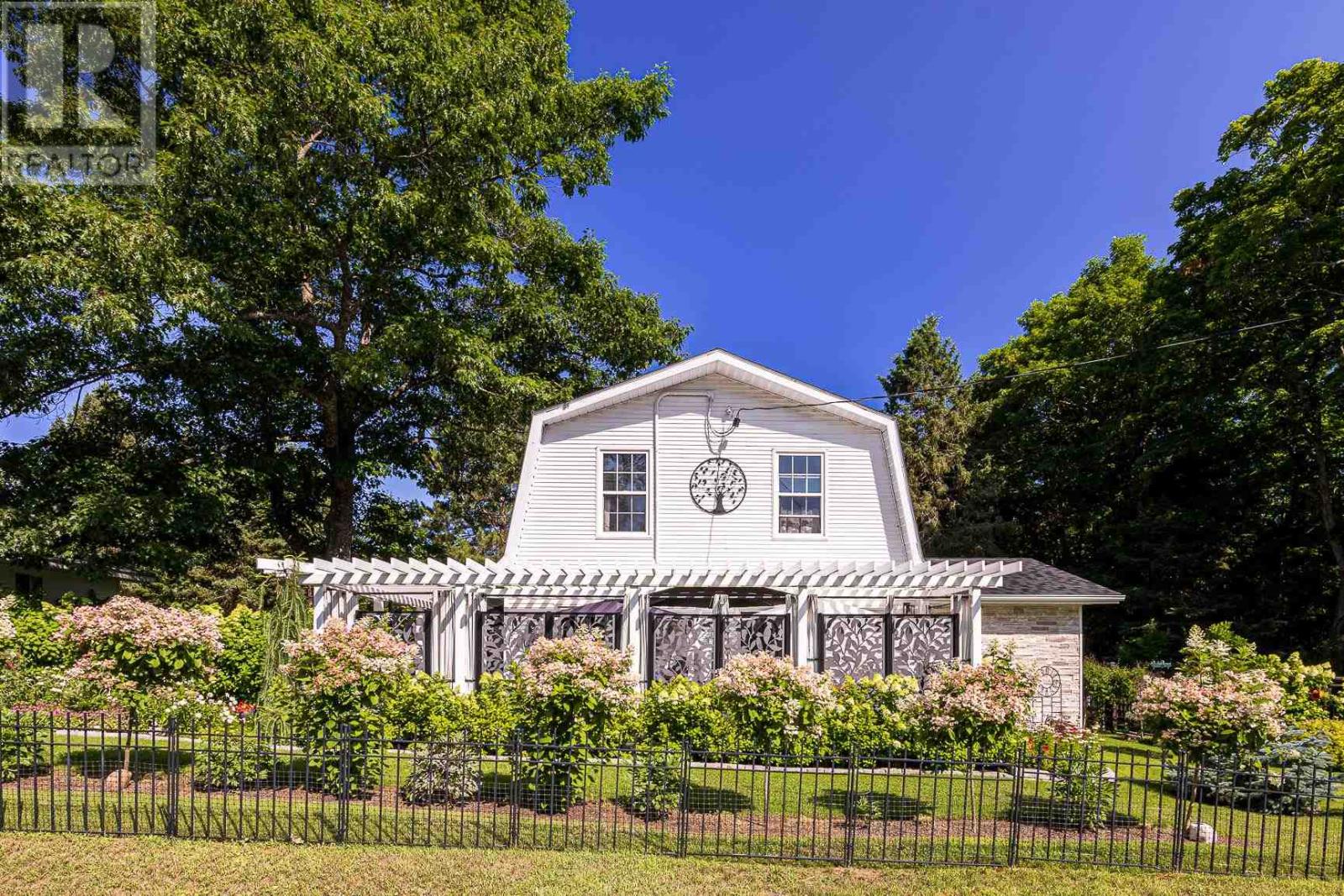 3044-east-street-hilton-beach-ontario-sm262098