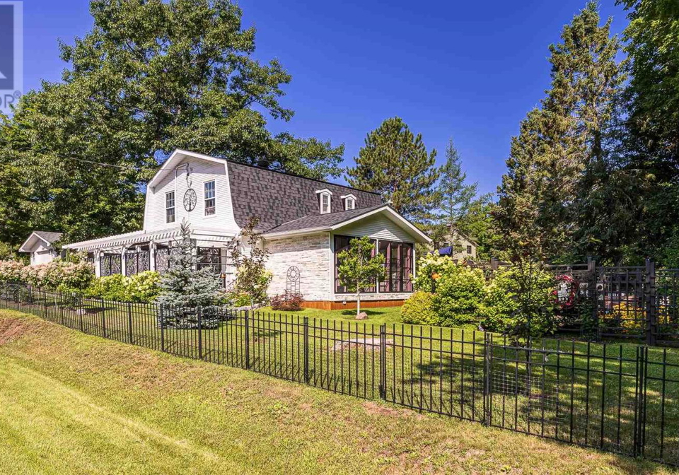 3044-east-street-hilton-beach-ontario-sm262098