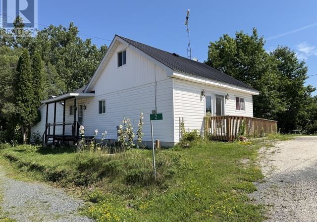 2-queen-victoria-street-desbarats-ontario-sm262101