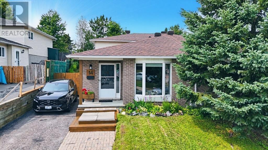 14-lachance-place-elliot-lake-ontario-sm262130