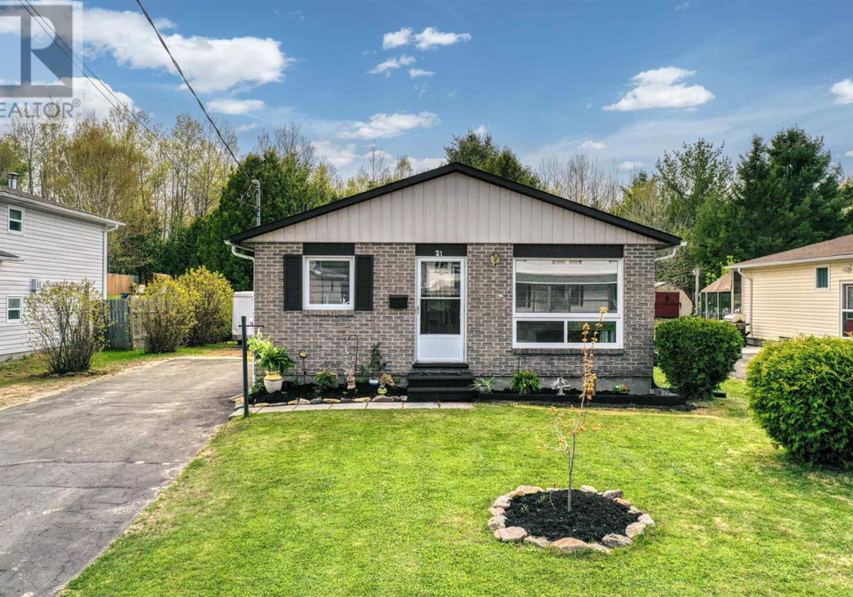 21-ottawa-avenue-elliot-lake-ontario-sm262137