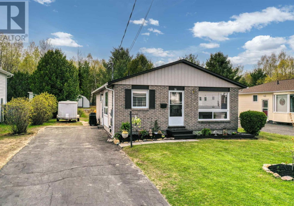 21-ottawa-avenue-elliot-lake-ontario-sm262137