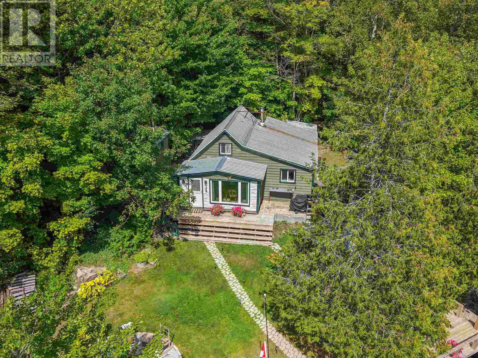 trout-lake-heyden-ontario-sm262156