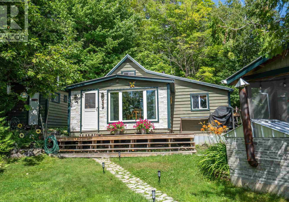 trout-lake-heyden-ontario-sm262156