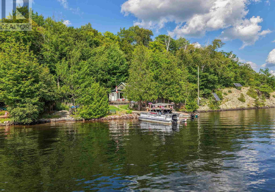 trout-lake-heyden-ontario-sm262156