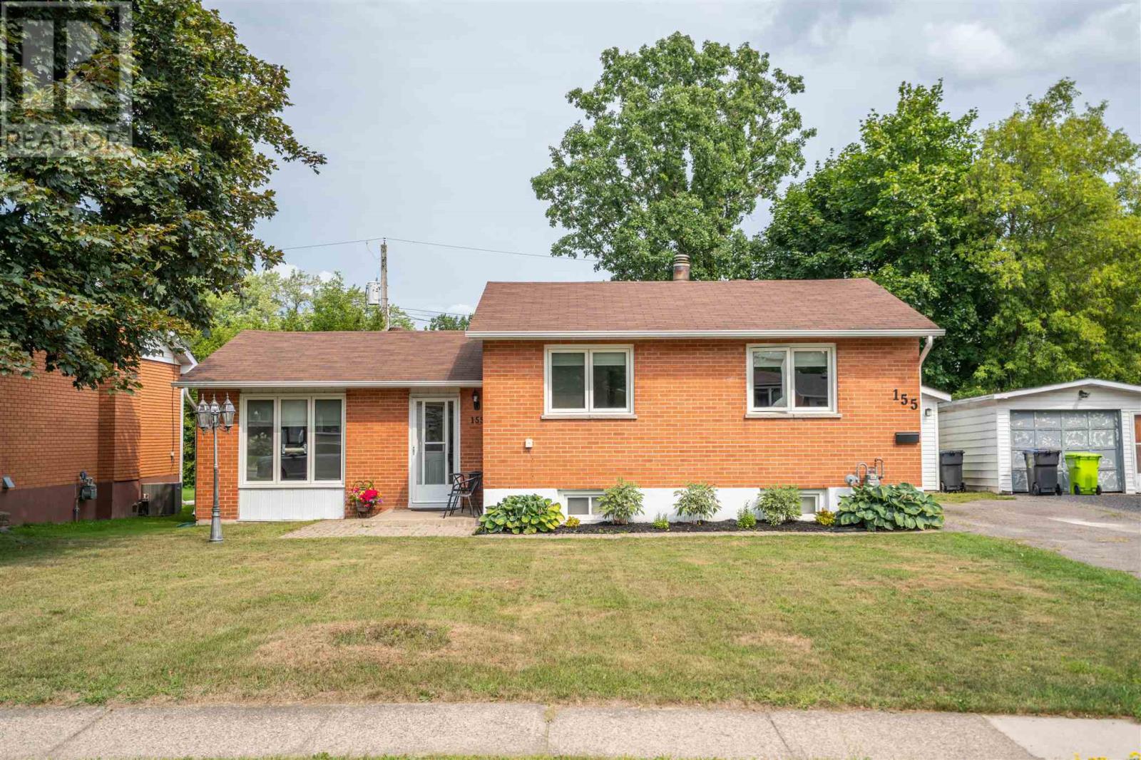155-meadow-park-crescent-sault-ste-marie-ontario-sm262168