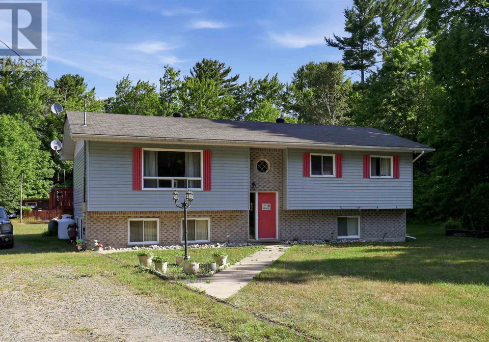 1012-hwy-552-west-goulais-river-ontario-sm262188