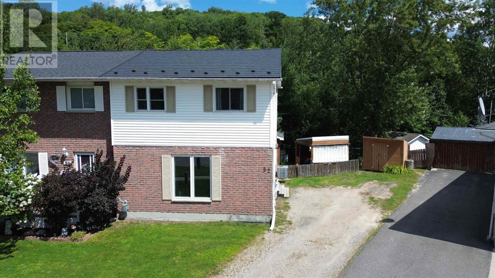 52-lachance-place-elliot-lake-ontario-sm262195