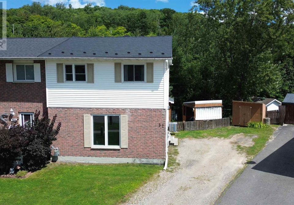 52-lachance-place-elliot-lake-ontario-sm262195