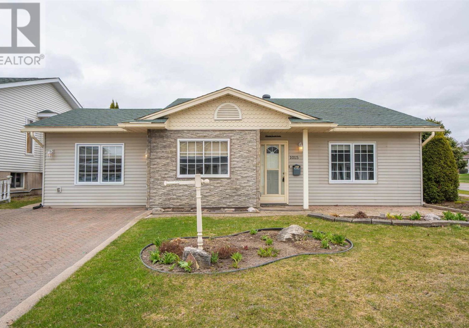 1015-lake-street-sault-ste-marie-ontario-sm262223
