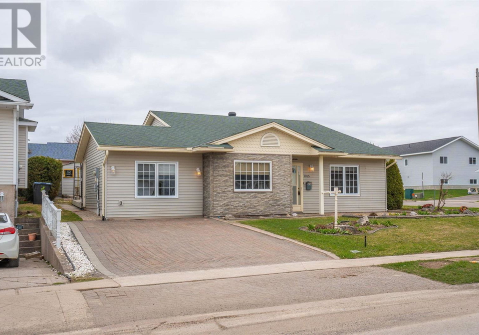 1015-lake-street-sault-ste-marie-ontario-sm262223