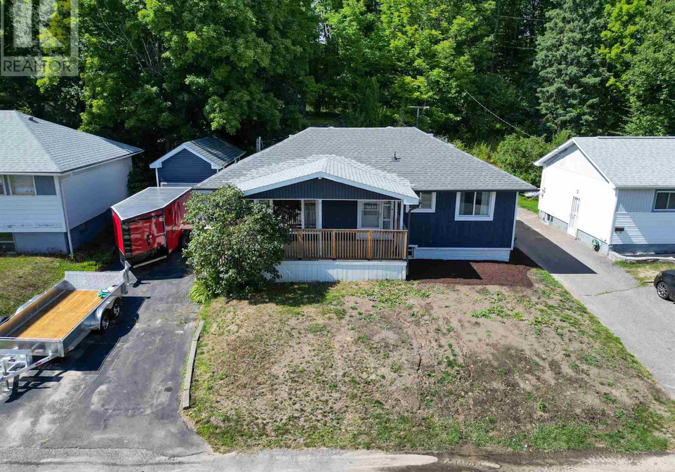 44-axmith-avenue-elliot-lake-ontario-sm262259