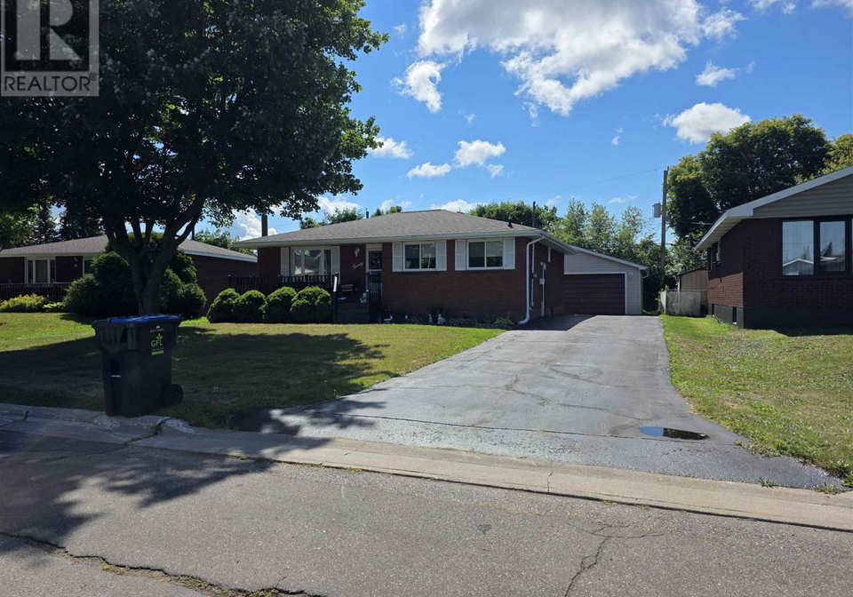 20-st-michaels-square-sault-ste-marie-ontario-sm262286