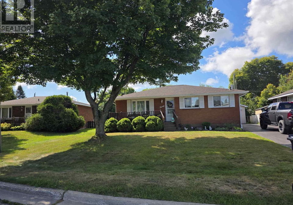 20-st-michaels-square-sault-ste-marie-ontario-sm262286