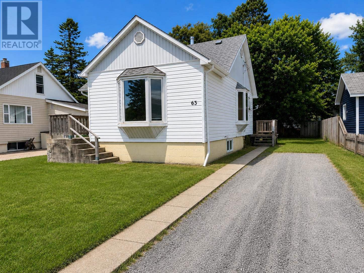63-2nd-avenue-wawa-ontario-sm262308
