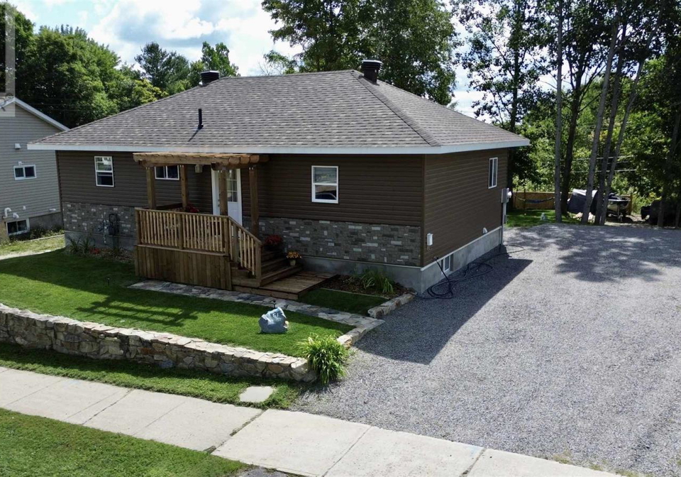51-axmith-avenue-elliot-lake-ontario-sm262309