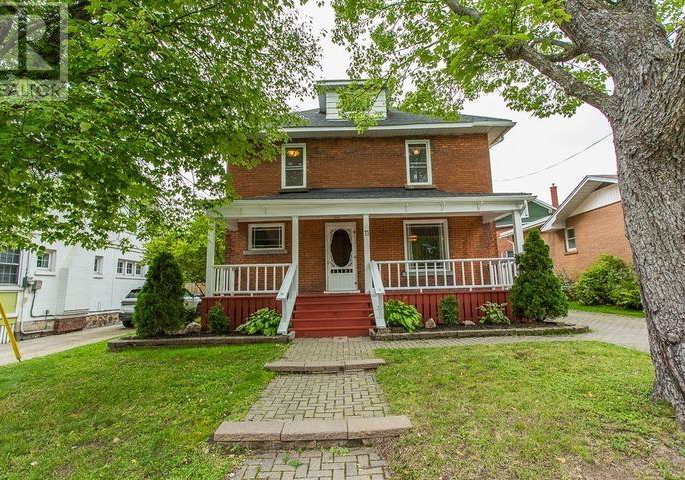 11-the-crescent-sault-ste-marie-ontario-sm262319