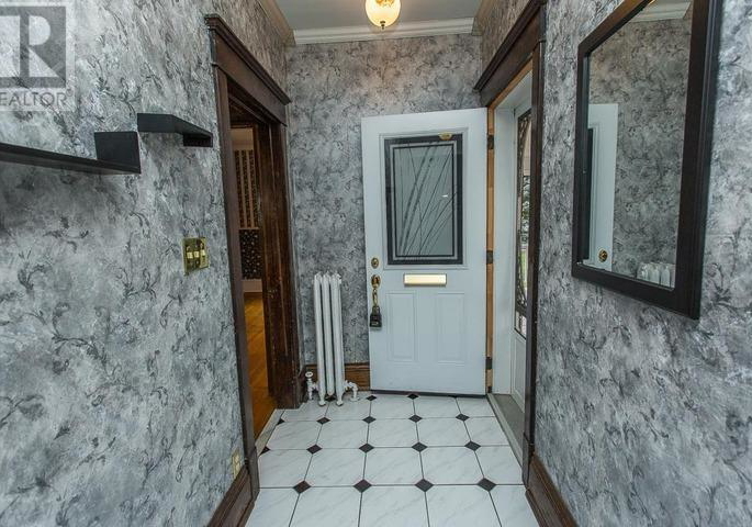 11-the-crescent-sault-ste-marie-ontario-sm262319