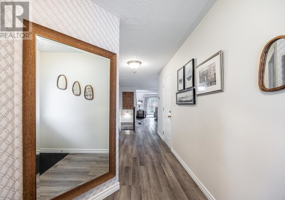 25-village-ct-sault-ste-marie-ontario-sm262324