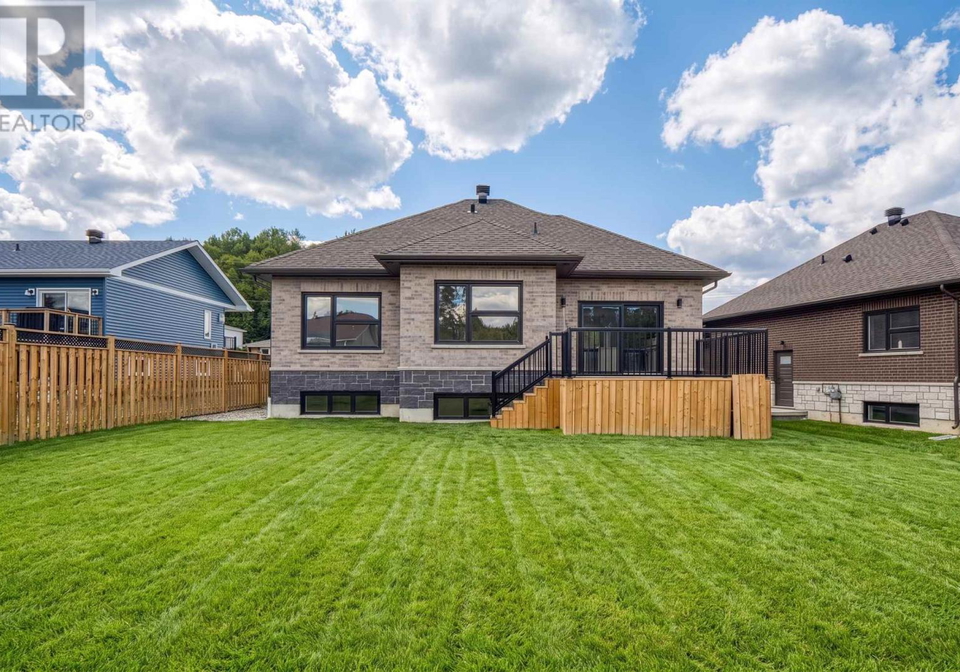 68-mclaren-crescent-elliot-lake-ontario-sm262342
